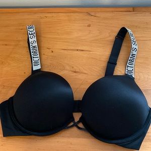 Victoria’s Secret bombshell push-up bra.Tags removed. Perfect condition.